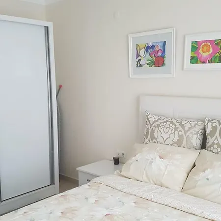 Fully Furnished With Beach View 公寓